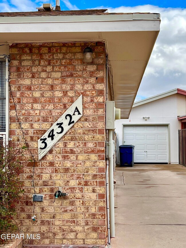 3432 Hickman St. A Address