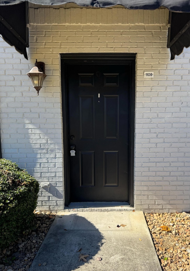 1109 Front Door