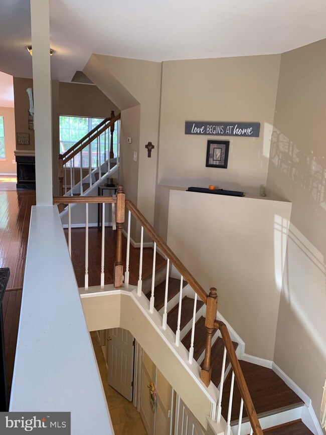 11109 Luxberry Ct, Manassas, VA 20109 - photo 2