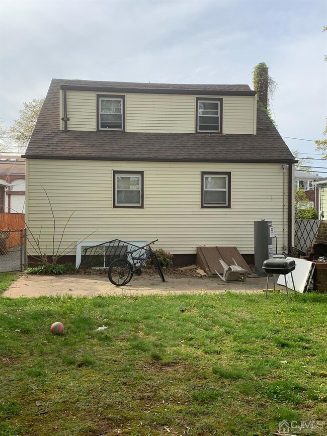 610 E Henry St, Linden, NJ 07036 - photo 3