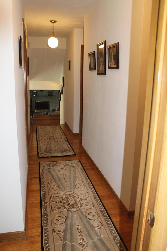 6141 Cherry Hill Dr, Columbus, OH 43213 - photo 5