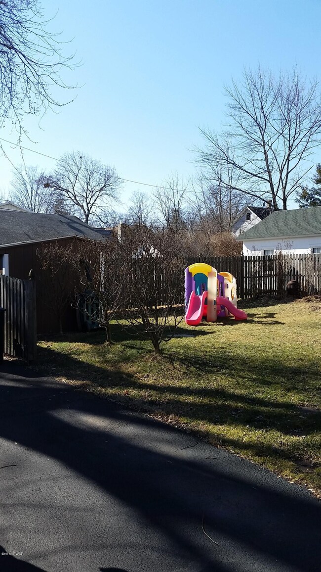 108 W High St, Milford, PA 18337 - photo 5