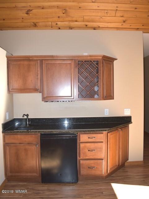 005_Wet Bar