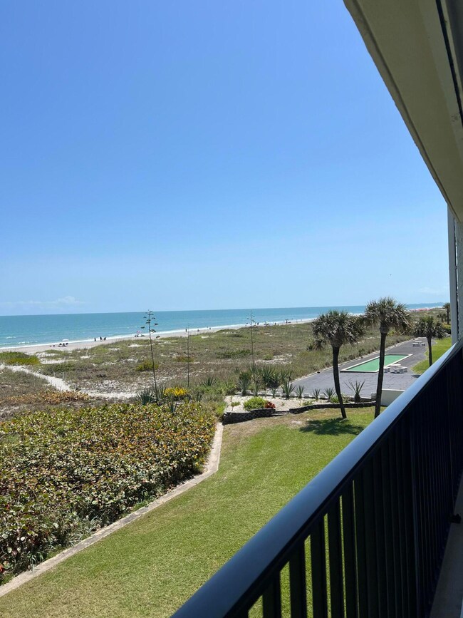 Balcony Southern beach view