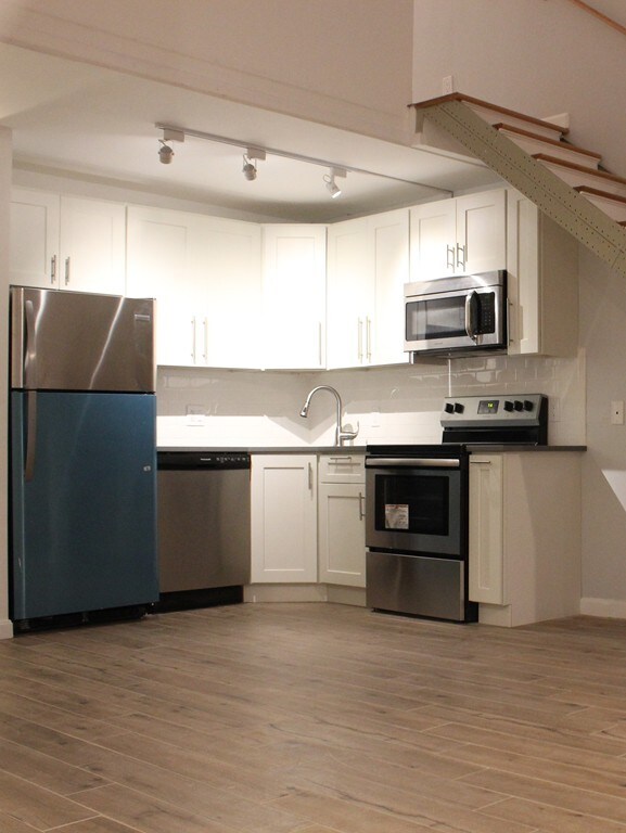 934 Southern Artery unit 207, Quincy, MA 02169 - photo 3