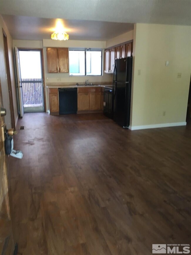 1142 H St, Sparks, NV 89431 - photo 2