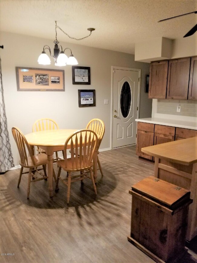 Eat-in kitchen area