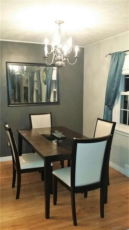 FORMAL DINING AREA