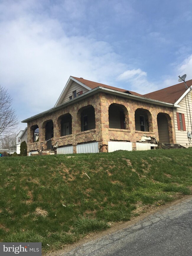 520 Knoxville Rd, Knoxville, MD 21758 - photo 3