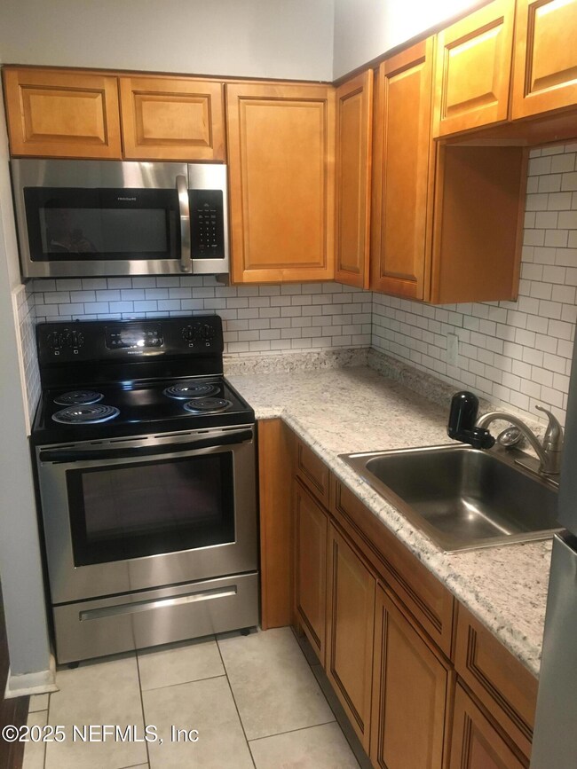 3307 Mayflower St unit 7, Jacksonville, FL 32205 - photo 4