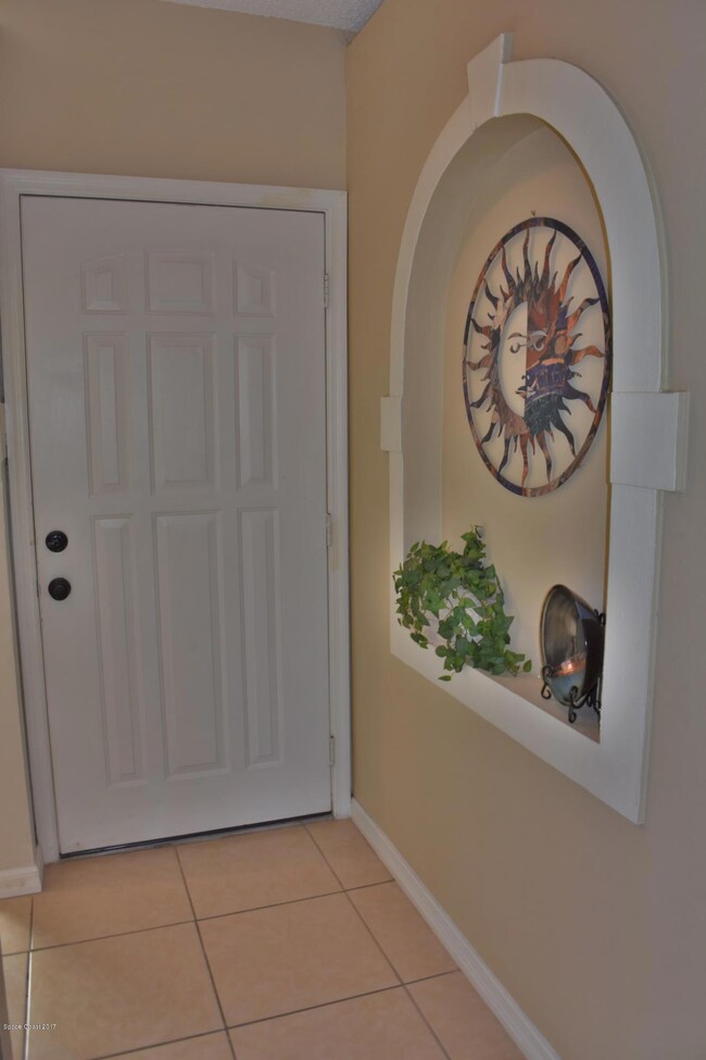 Beautiful Foyer Entry!