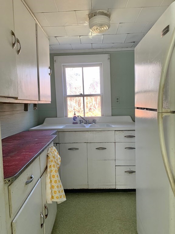 108 Plumtree Rd, Sunderland, MA 01375 - photo 7