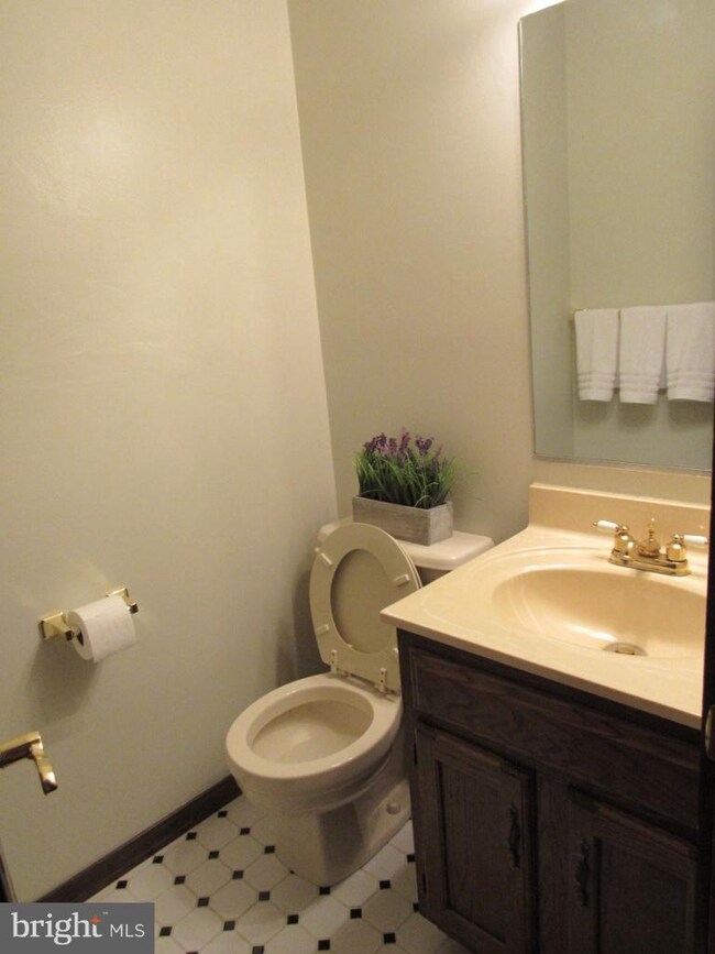 308 Woodfield Dr, Spotsylvania, VA 22553 - photo 5