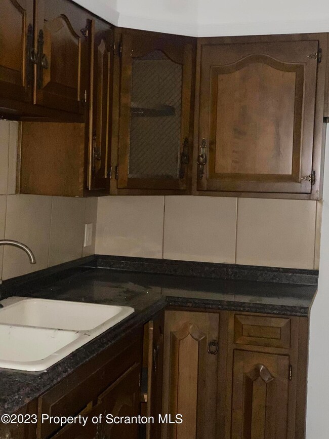 808 Apt C Main St, Dickson City, PA 18519 - photo 7