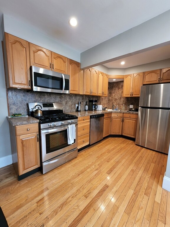 821 E 5th St unit 1, Boston, MA 02127 - photo 5