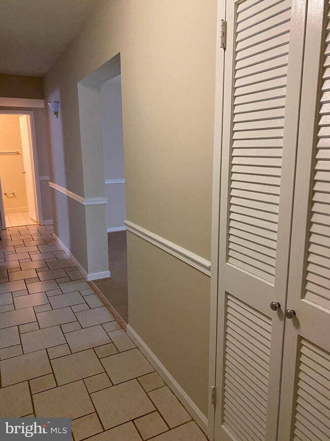 2255 Castle Rock Square unit 1B, Reston, VA 20191 - photo 6