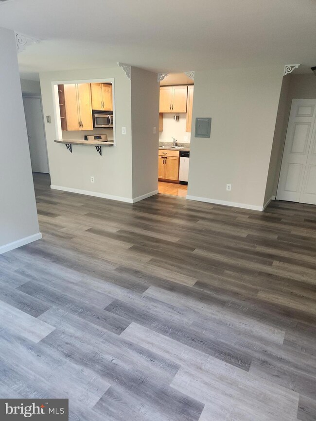 509 N Armistead St unit 101, Alexandria, VA 22312 - photo 5