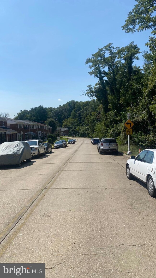 641 S Wickham Rd, Baltimore, MD 21229 - photo 4