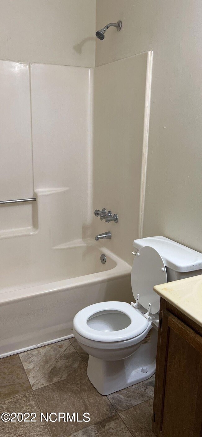 1814 Burgaw Hwy, Jacksonville, NC 28540 - photo 6