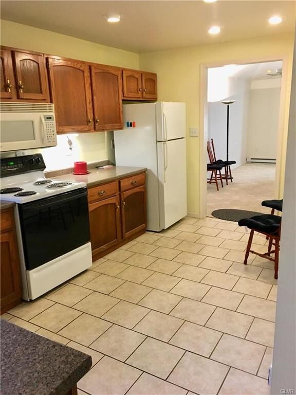 4033 W Grant St unit 10, Slatington, PA 18080 - photo 4