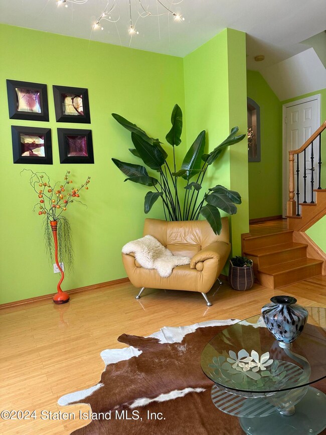 21 Phyllis Ct, Staten Island, NY 10309 - photo 5