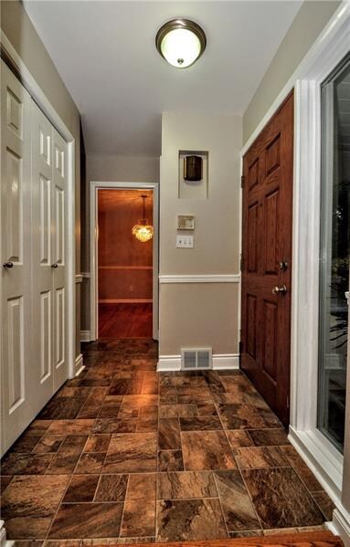 Entry-Large Coat closet
