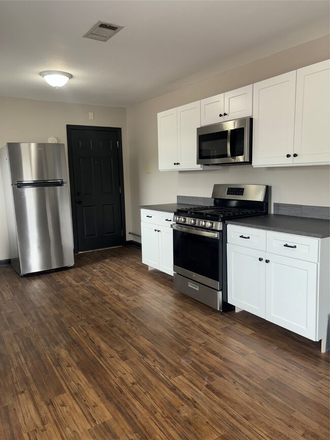 1408 W 34th St, Houston, TX 77018 - photo 5