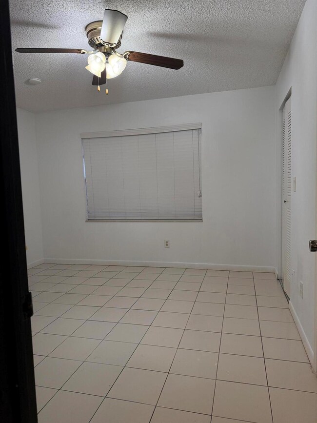 1389 Pines Ln unit 4, West Palm Beach, FL 33415 - photo 7