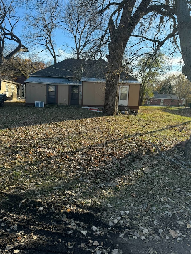 115 E 9th St, Concordia, KS 66901 - photo 5