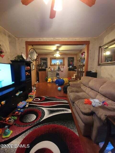 304 3rd St Reeder, ND