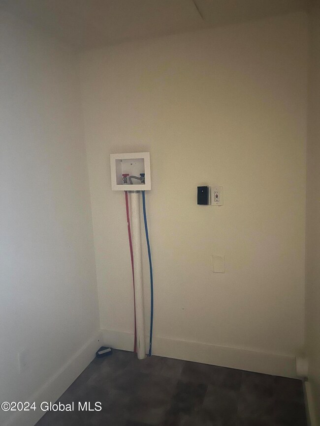 320 Sherman St, Albany, NY 12206 - photo 4