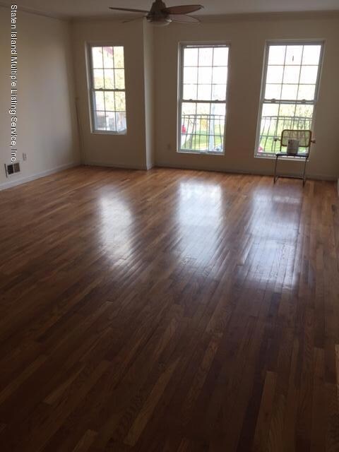 216 Essex Dr, Staten Island, NY 10314 - photo 3