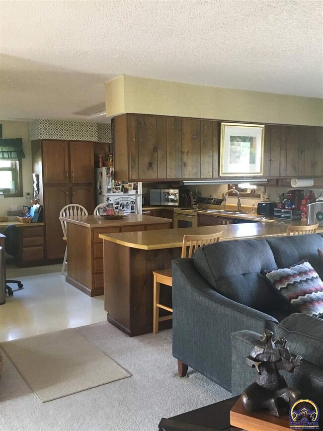 3420 SW Clarhan Rd, Topeka, KS 66614 - photo 7