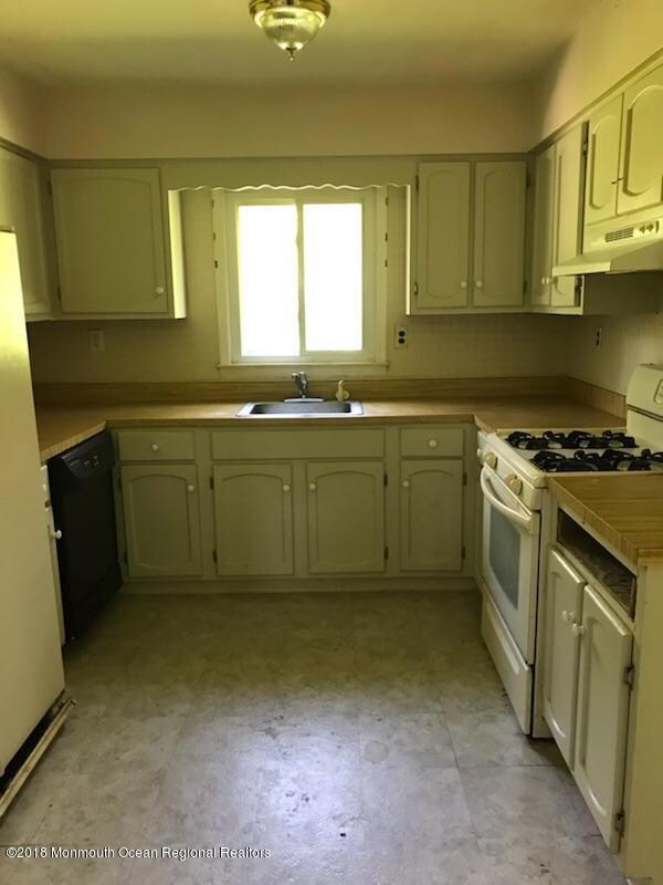 401 Port Monmouth Rd, North Middletown, NJ 07748 - photo 5