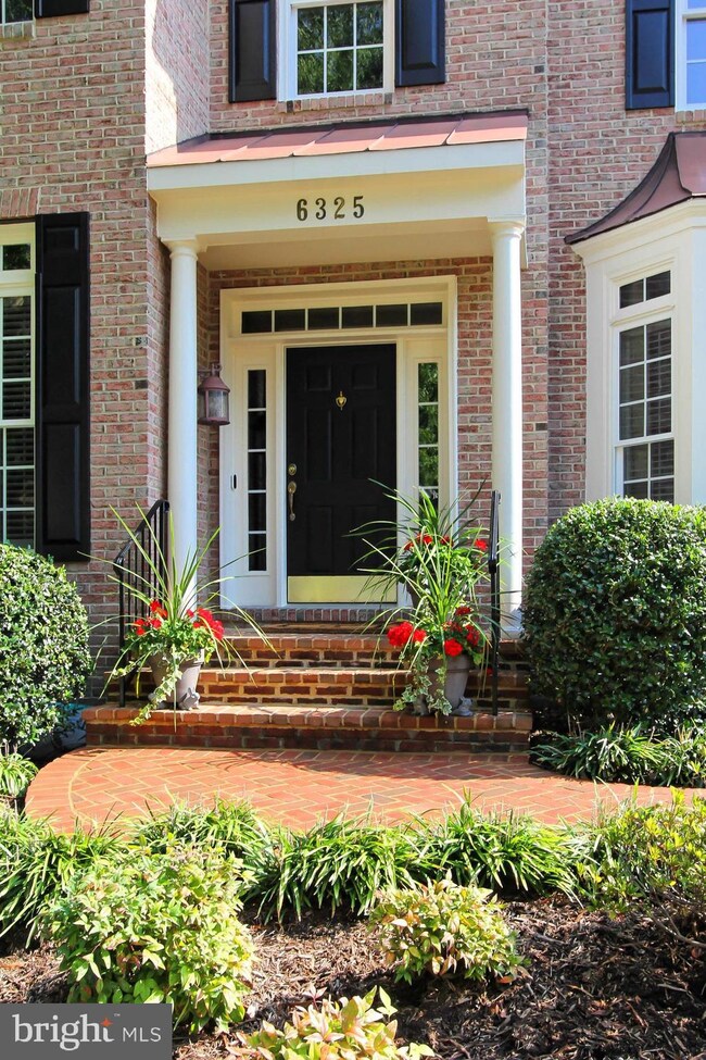 6325 Wilmington Dr, Burke, VA 22015 - photo 4