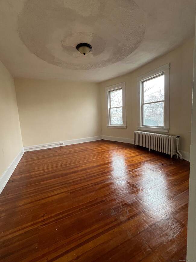 109 Elizabeth St unit 2, Bridgeport, CT 06610 - photo 6