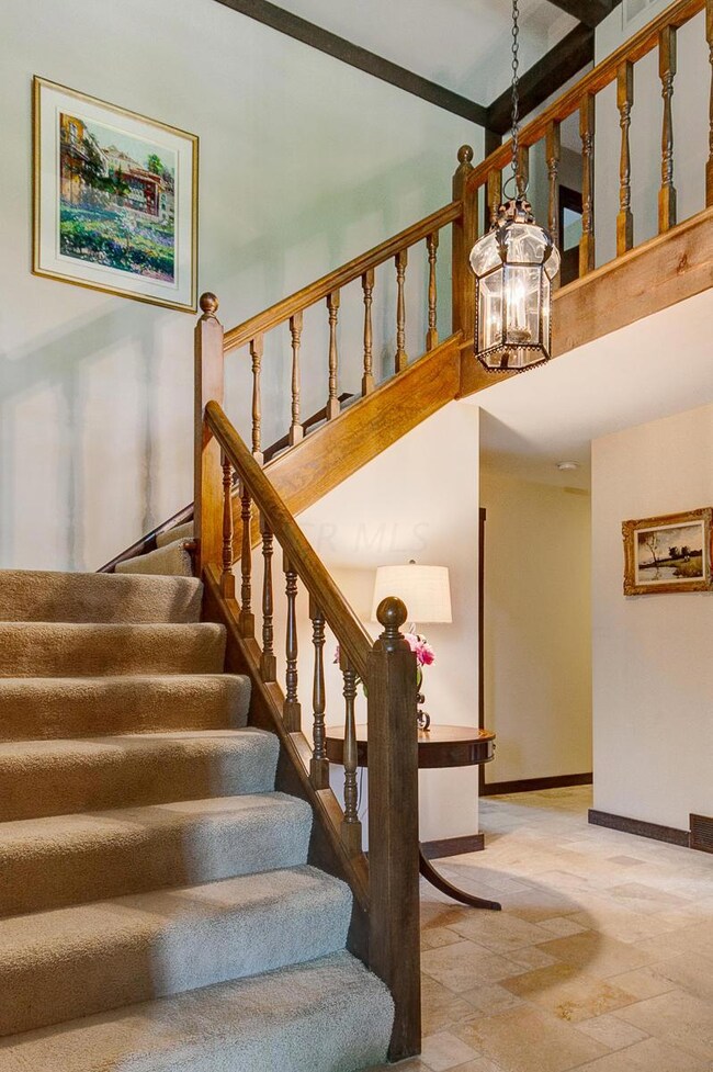 2-Story Foyer