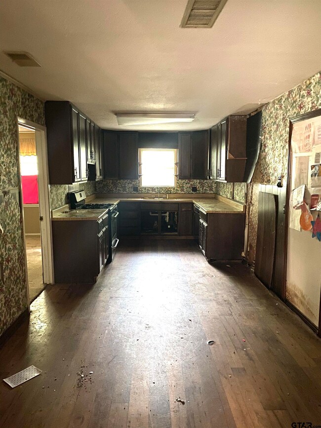 2433 Plume Dr, Tyler, TX 75703 - photo 4