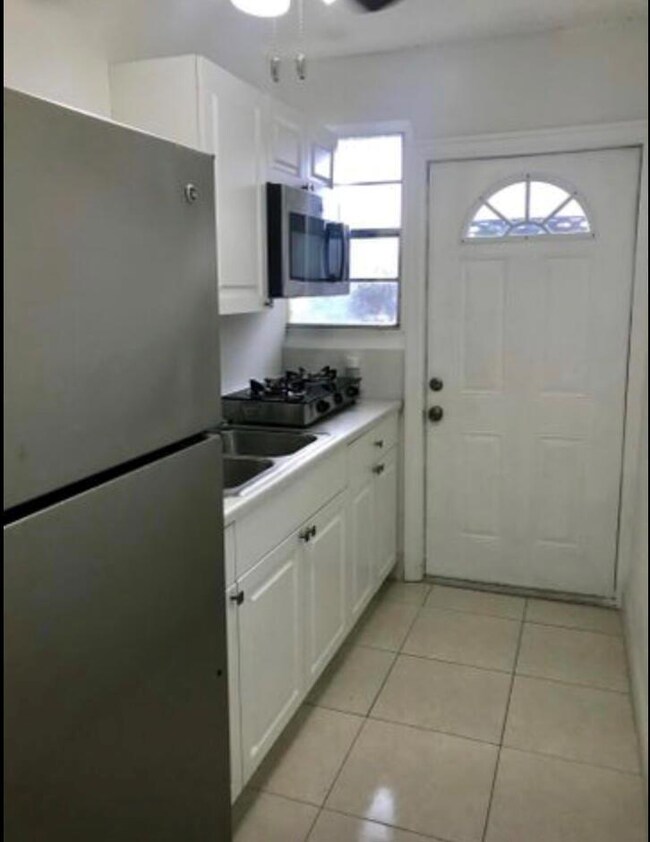 3150 Starboard Dr, Lake Worth, FL 33462 - photo 3