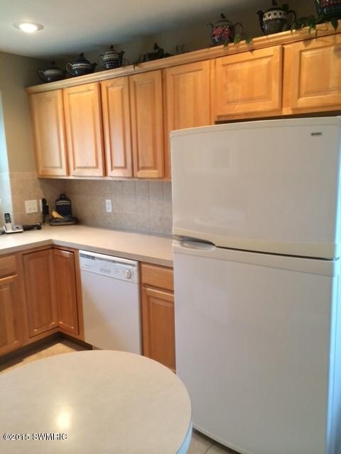 2678 Hillandale Dr NW unit 21, Grand Rapids, MI 49534 - photo 4