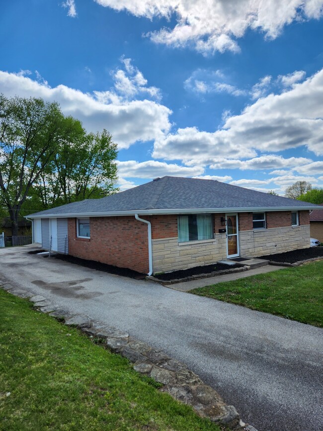 429 Cherry St, Beech Grove, IN 46107 - photo 5