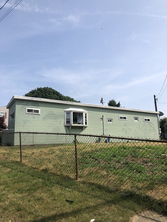 199 King Philip St, Fall River, MA 02724 - photo 4