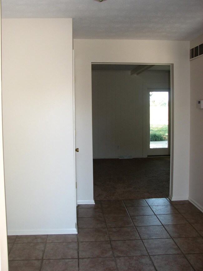 612 Scenic Dr, Harrodsburg, KY 40330 - photo 7