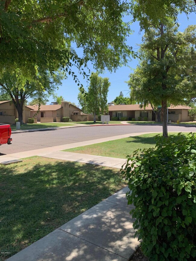 1134 E Vaughn St unit C, Tempe, AZ 85283 - photo 6