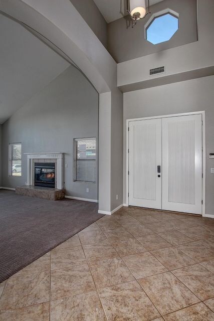 5 Foyer