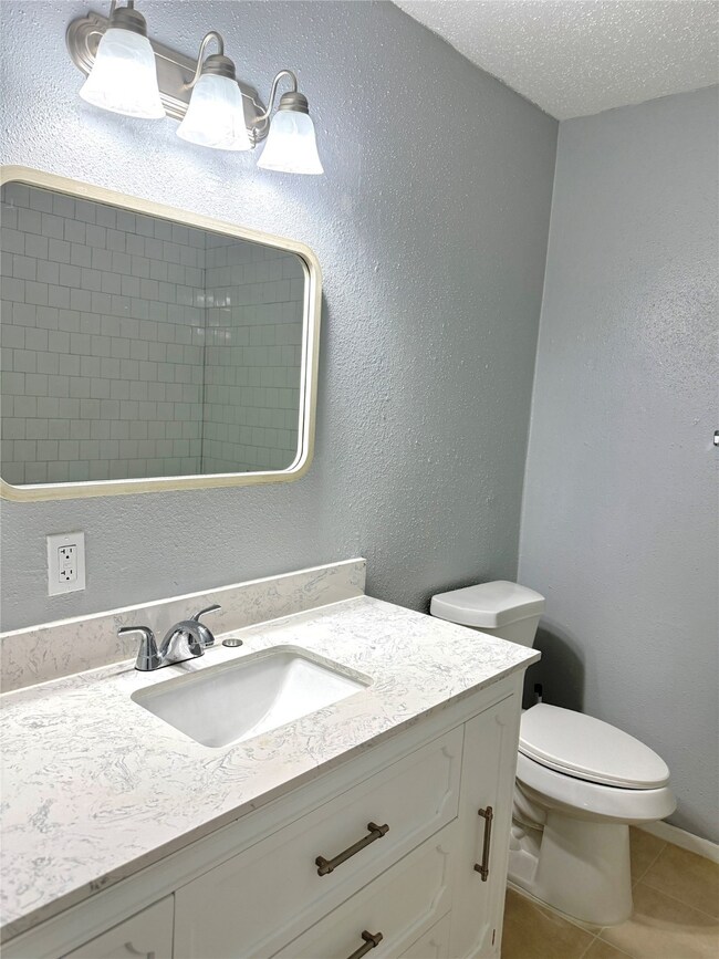 4515 Oxford St unit 16, Houston, TX 77022 - photo 6