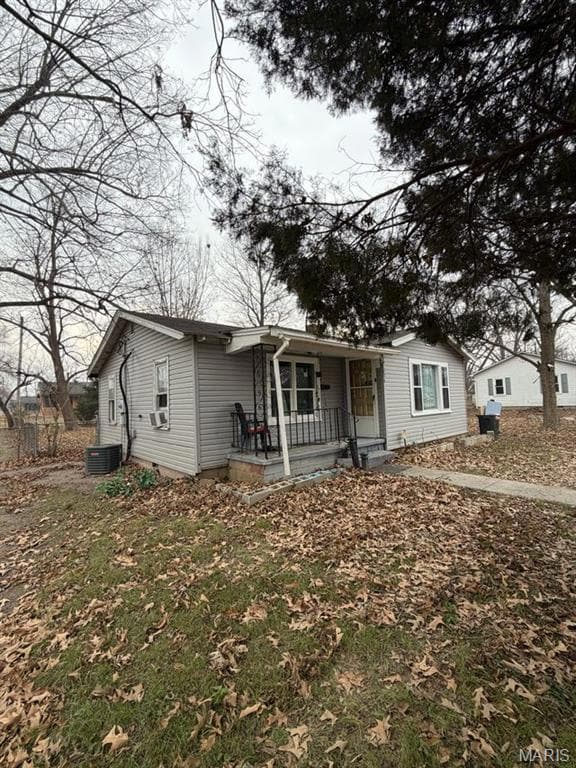 208 E Victor St, Poplar Bluff, MO 63901 - photo 2