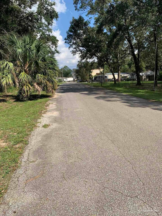 165 Commercial Dr, Cantonment, FL 32533 - photo 5