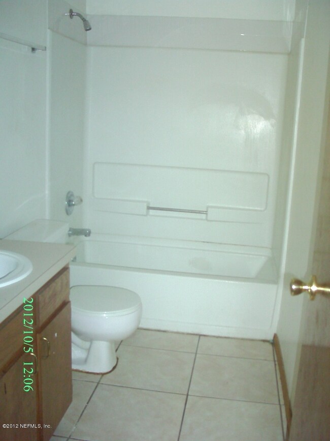 5055 Glen Alan Ct N, Jacksonville, FL 32210 - photo 3