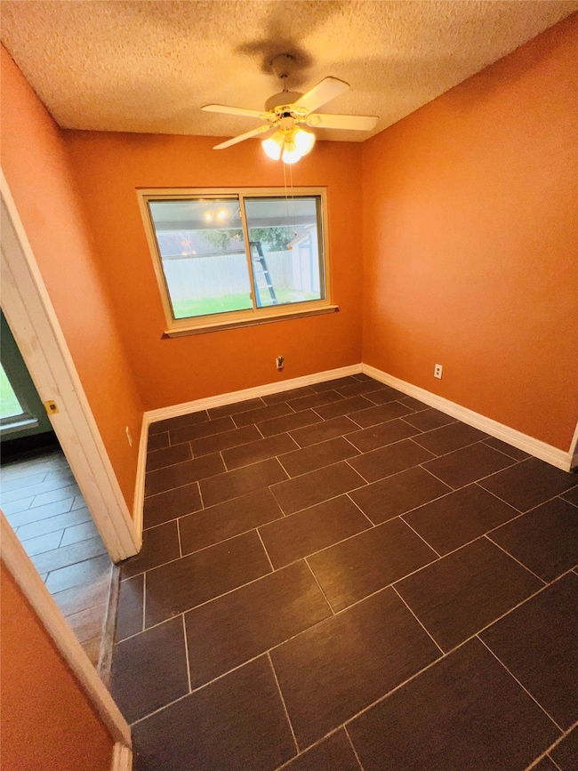 7215 La Entrada Dr, Houston, TX 77083 - photo 4